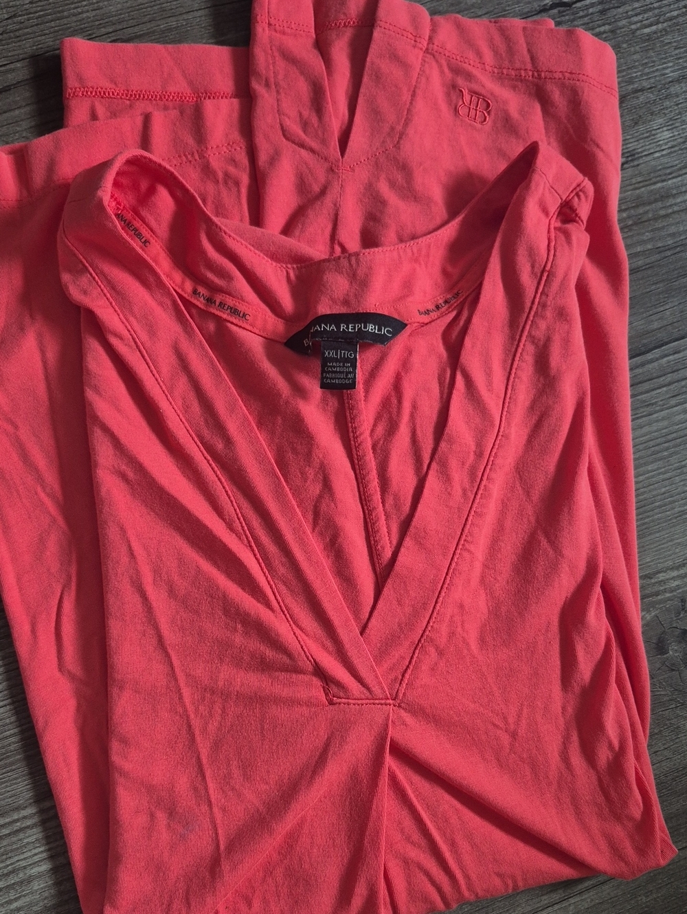 Banana Republic Coral V-Neck Pleat Front Tunic Top